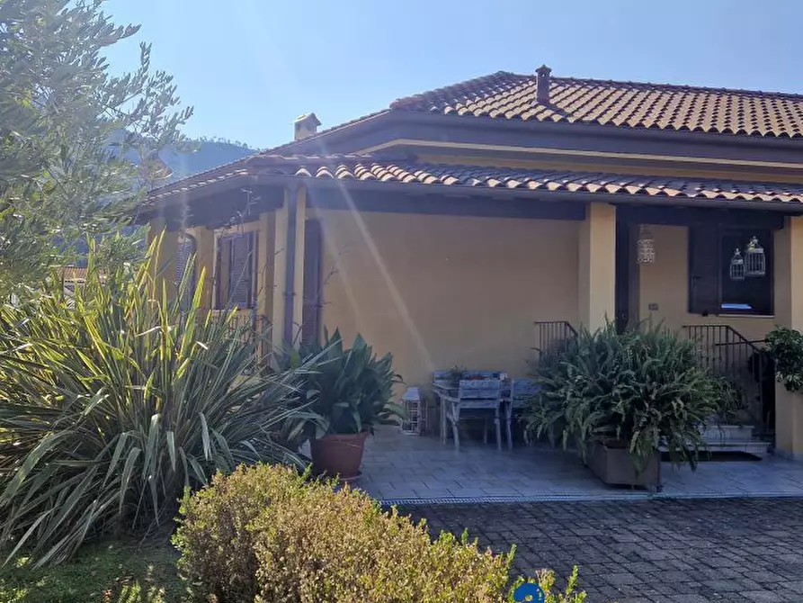 Immagine 4 di Villa in vendita  a Villanova D'albenga