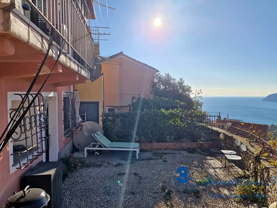 Immagine 2 di Casa semindipendente in vendita  15 a Alassio