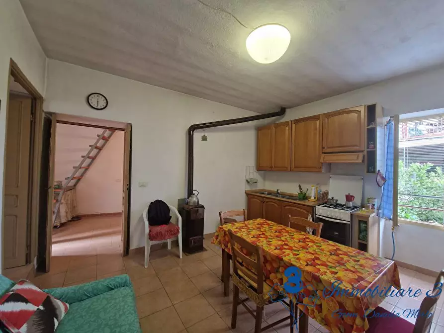 Immagine 10 di Casa semindipendente in vendita  a Vendone