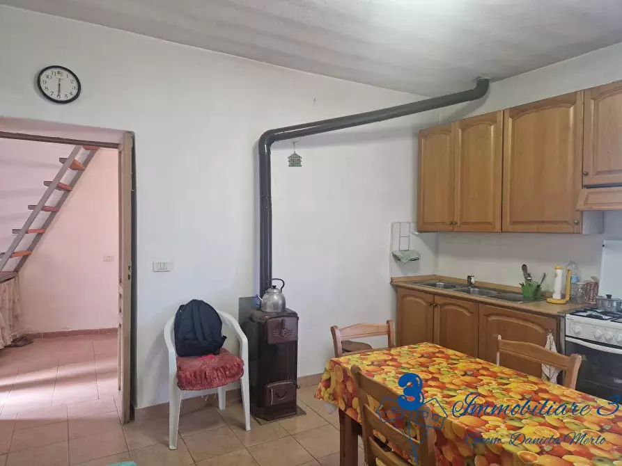 Immagine 9 di Casa semindipendente in vendita  a Vendone