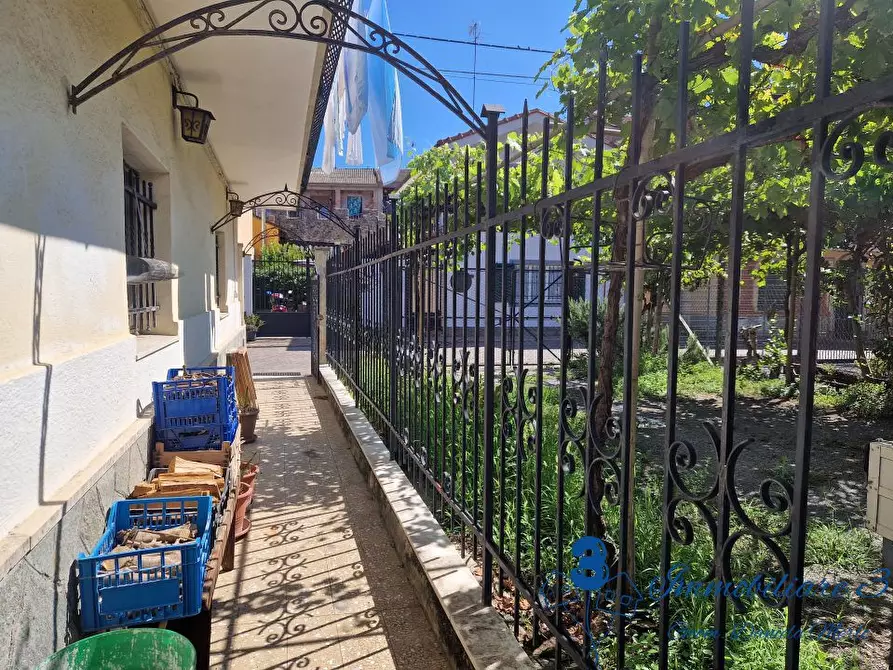 Immagine 2 di Casa semindipendente in vendita  a Villanova D'albenga