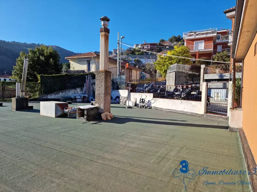 Immagine 9 di Magazzino in vendita  a Alassio