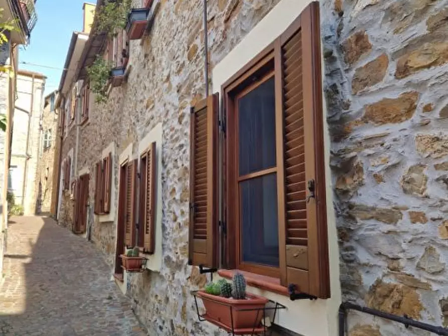 Immagine 2 di Rustico / casale in vendita  a Garlenda