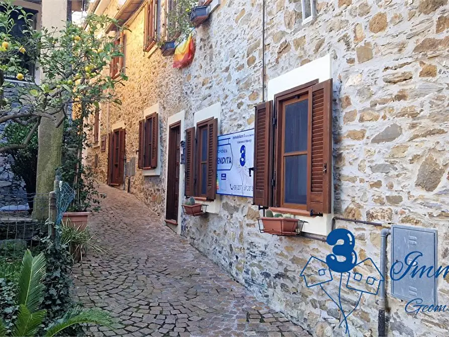 Immagine 1 di Rustico / casale in vendita  a Garlenda