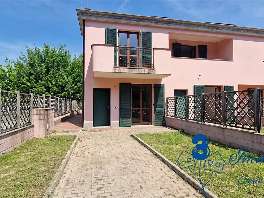 Immagine 2 di Villetta a schiera in vendita  a Villanova D'albenga