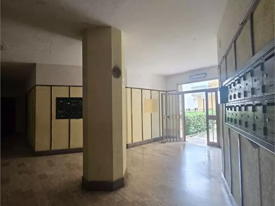 Immagine 2 di Appartamento in vendita  a Mondragone