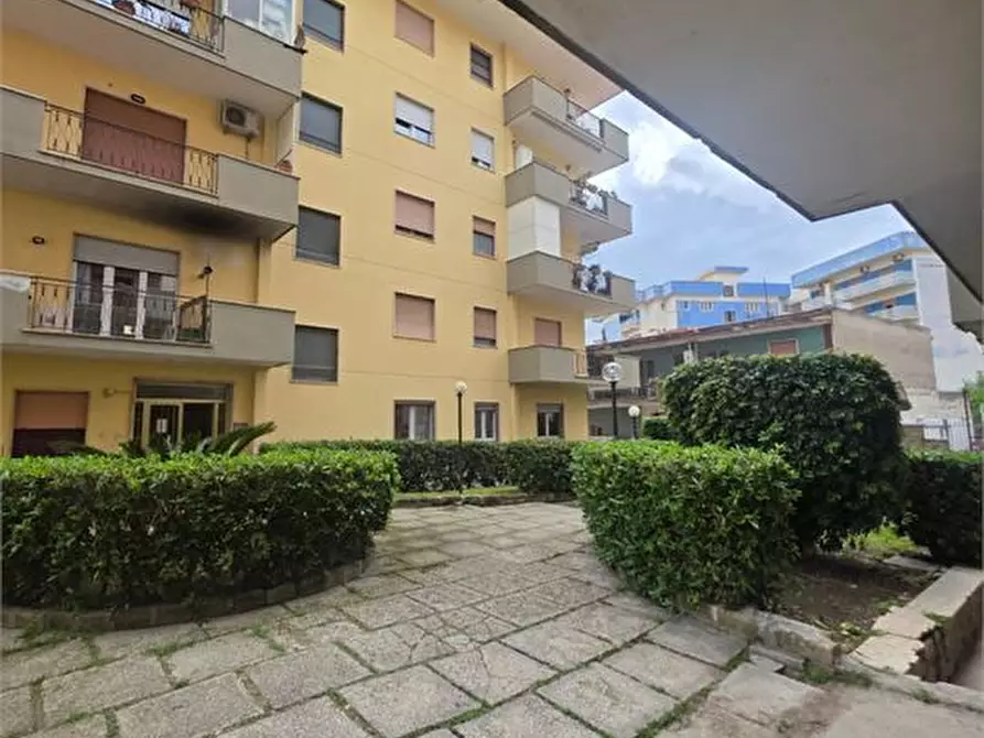 Immagine 1 di Appartamento in vendita  a Mondragone