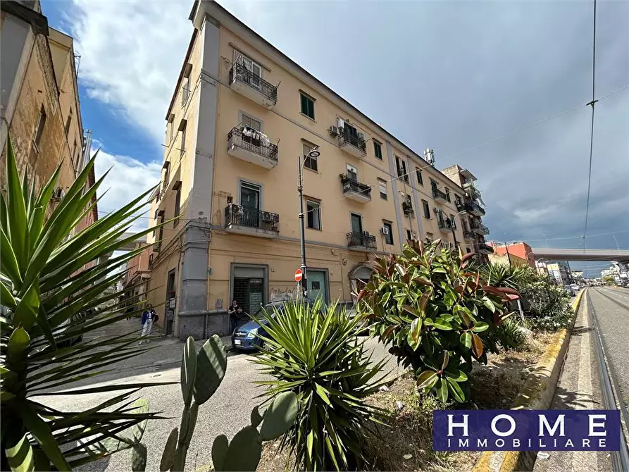 Immagine 1 di Appartamento in vendita  a Napoli