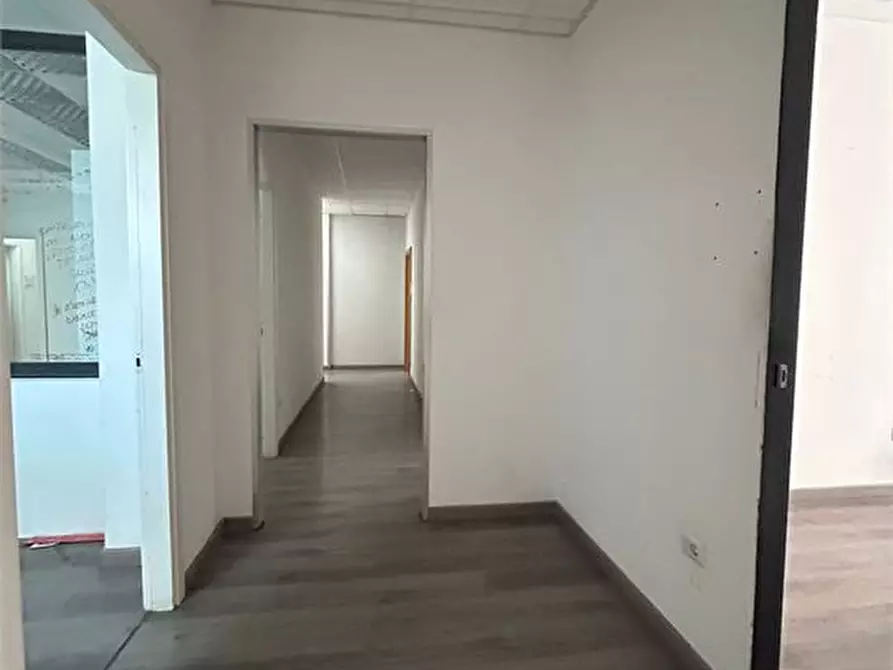 Immagine 10 di Appartamento in vendita  a Napoli