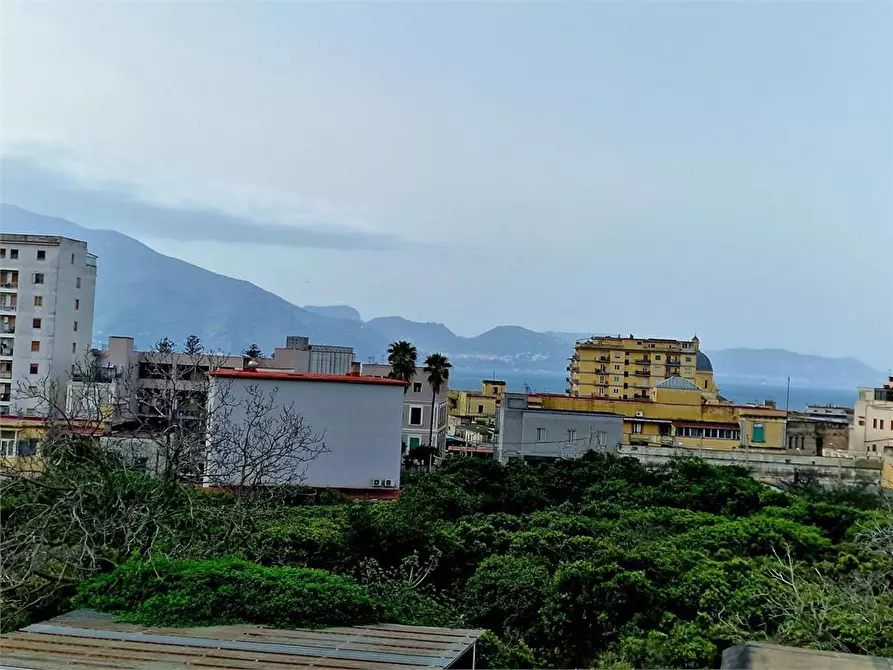 Immagine 5 di Appartamento in vendita  a Torre Annunziata