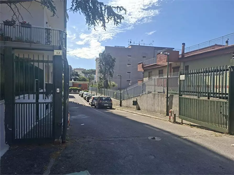 Immagine 1 di Garage in vendita  a Torre Annunziata