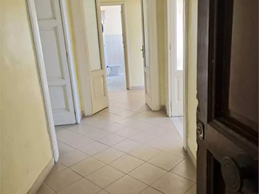 Immagine 9 di Ufficio in vendita  a Torre Annunziata