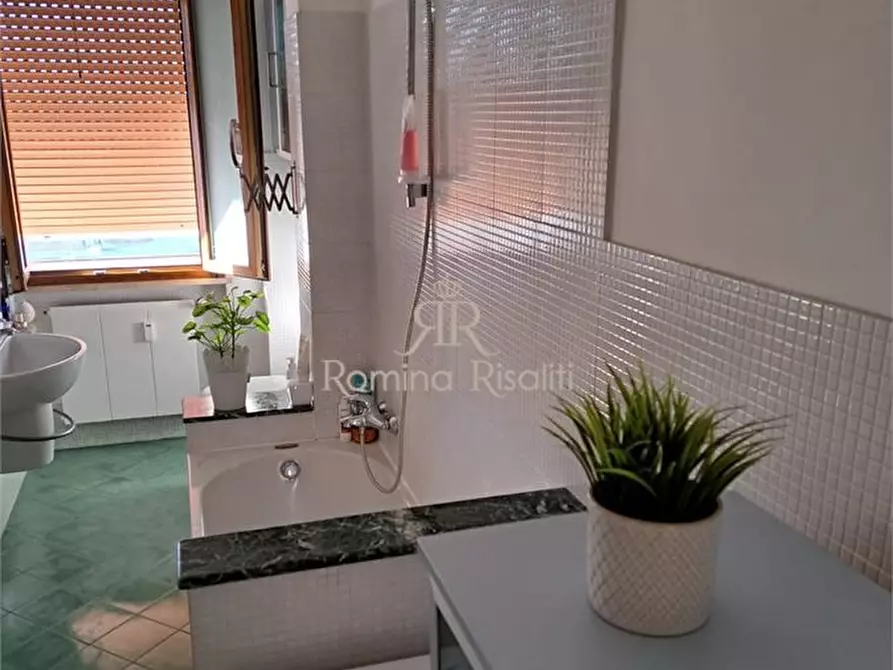 Immagine 8 di Appartamento in vendita  a Livorno