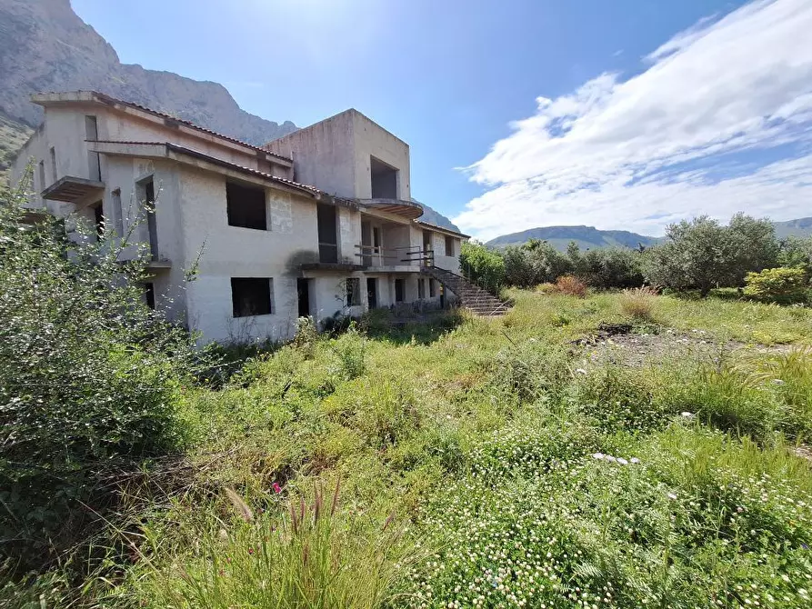 Immagine 10 di Villa in vendita  snc a Cinisi