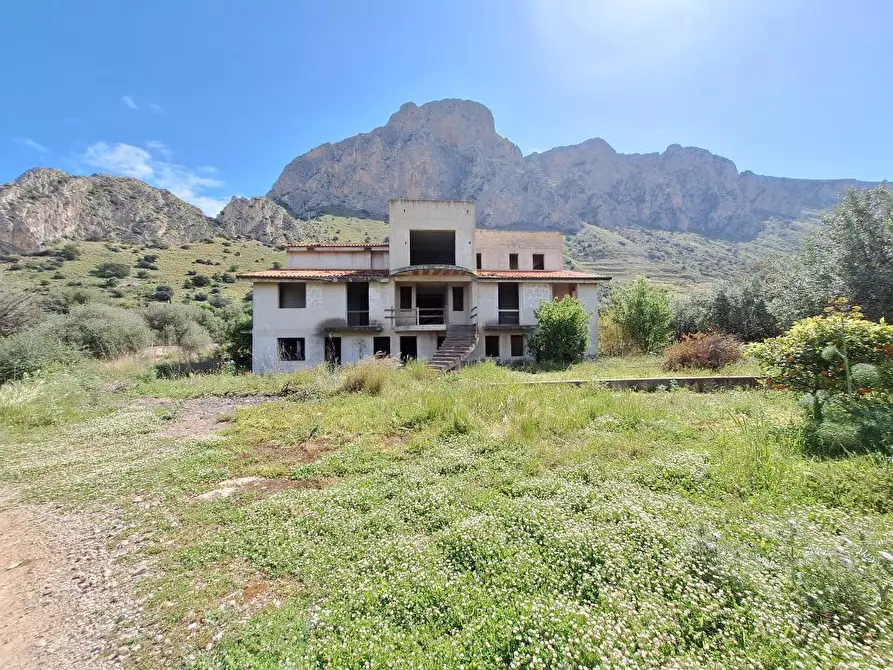 Immagine 3 di Villa in vendita  snc a Cinisi