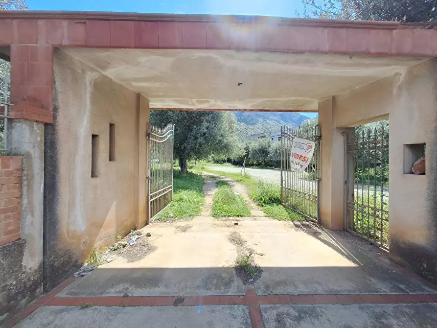 Immagine 5 di Villa in vendita  snc a Cinisi