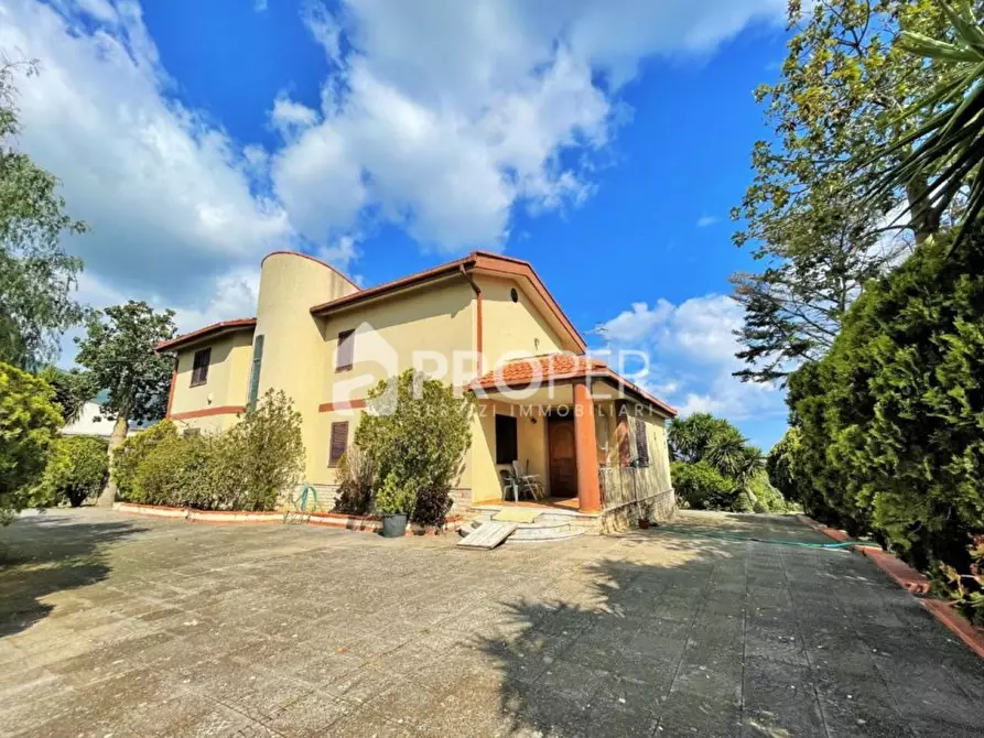 Immagine 2 di Villa in vendita  a Carini