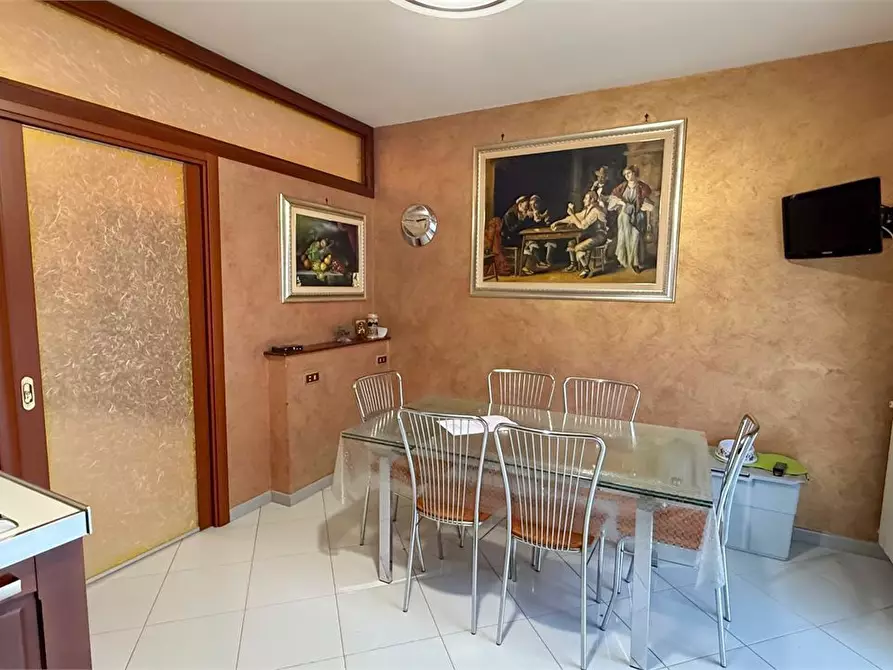 Immagine 2 di Appartamento in vendita  a Crispano