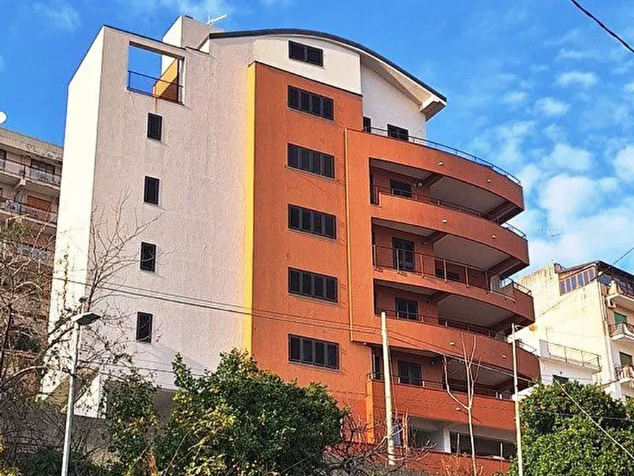 Immagine 4 di Appartamento in vendita  a Messina