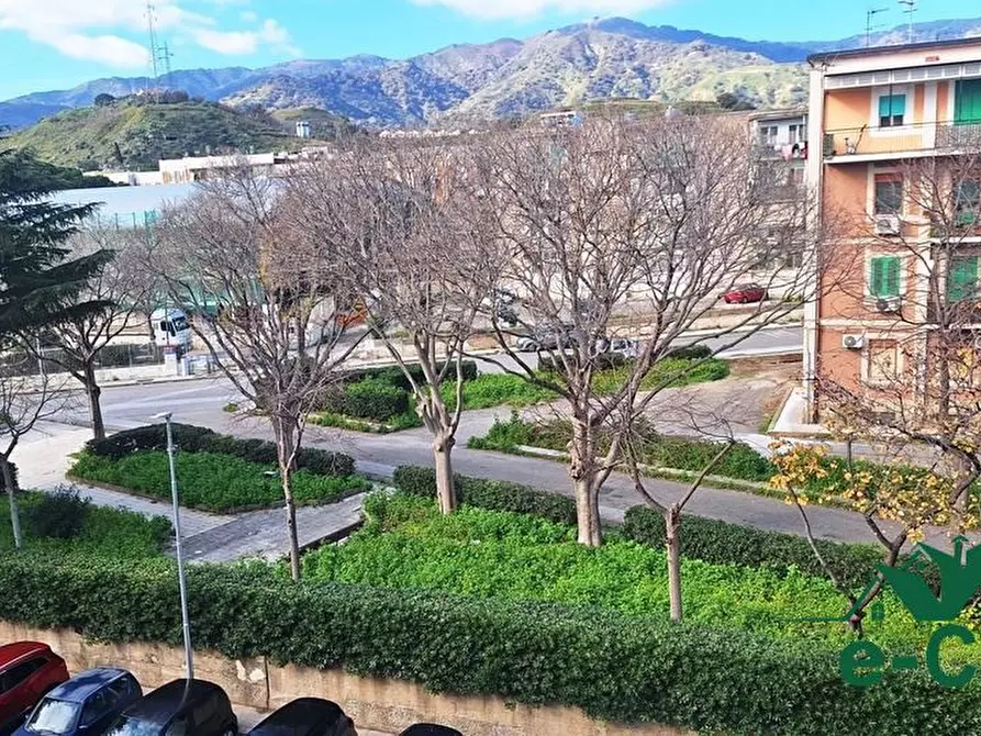 Immagine 1 di Appartamento in vendita  a Messina