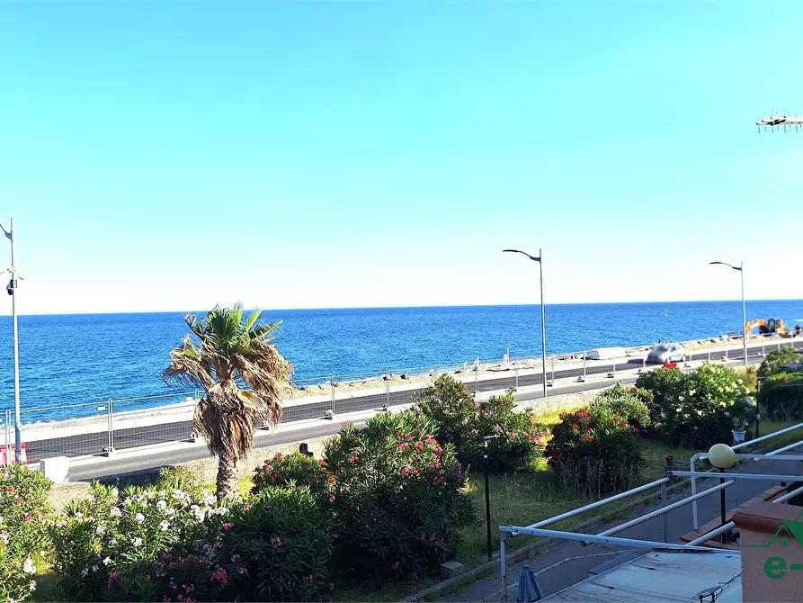 Immagine 2 di Appartamento in vendita  40 a Santa Teresa Di Riva