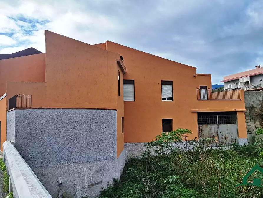 Immagine 3 di Villa in vendita  12 a Messina