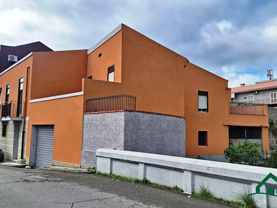 Immagine 2 di Villa in vendita  12 a Messina
