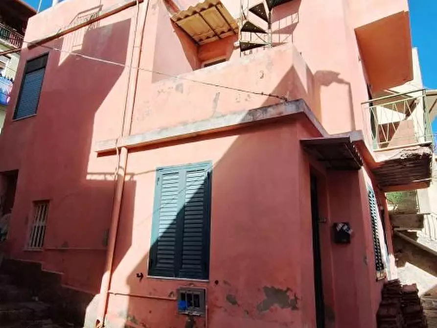 Immagine 2 di Villa in vendita  a Messina