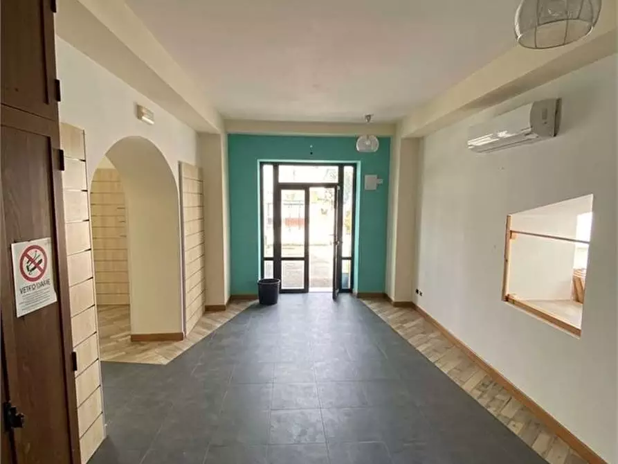 Immagine 7 di Negozio in vendita  629 a Torregrotta