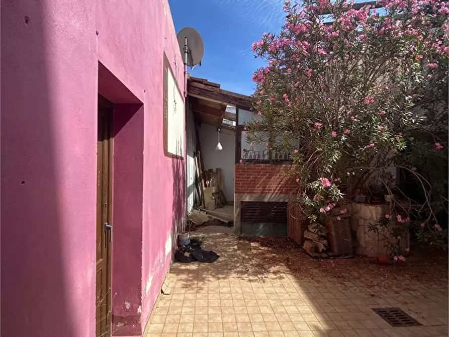 Immagine 9 di Negozio in vendita  629 a Torregrotta