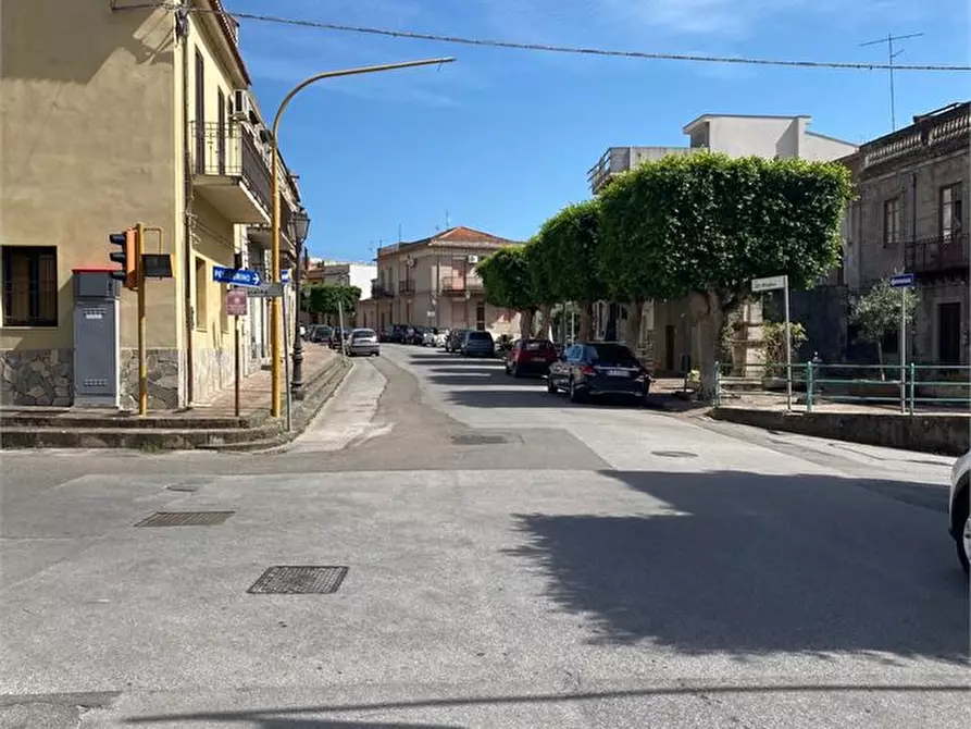 Immagine 2 di Negozio in vendita  629 a Torregrotta