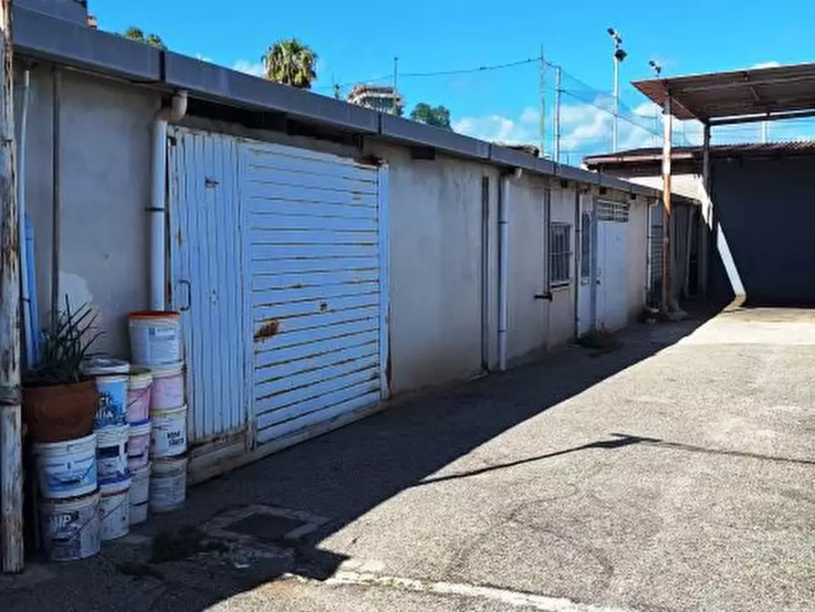 Immagine 2 di Magazzino in vendita  210 a Messina