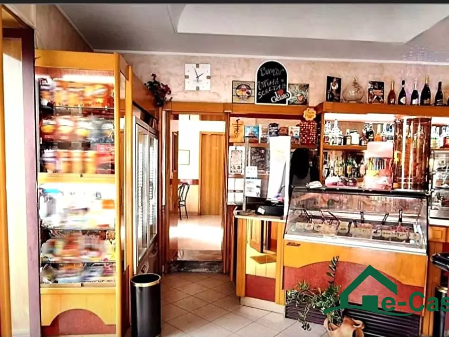 Immagine 4 di Negozio in vendita  255 a Messina