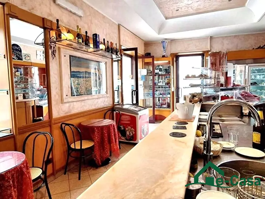 Immagine 3 di Negozio in vendita  255 a Messina