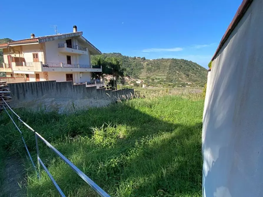 Immagine 2 di Terreno edificabile in vendita  a Saponara