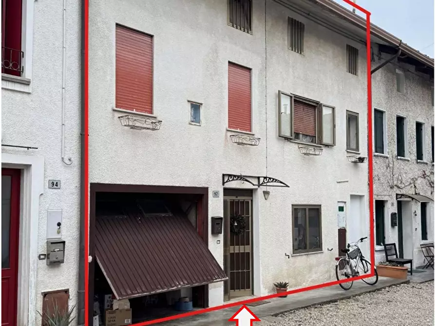 Immagine 1 di Casa semindipendente in vendita  92 a Carrè