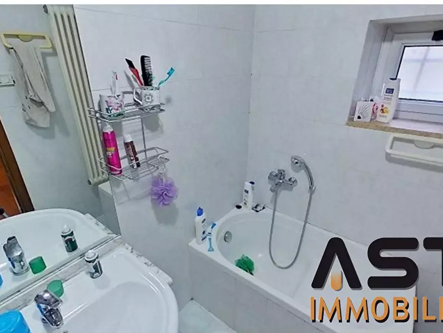 Immagine 8 di Casa semindipendente in vendita  92 a Carrè