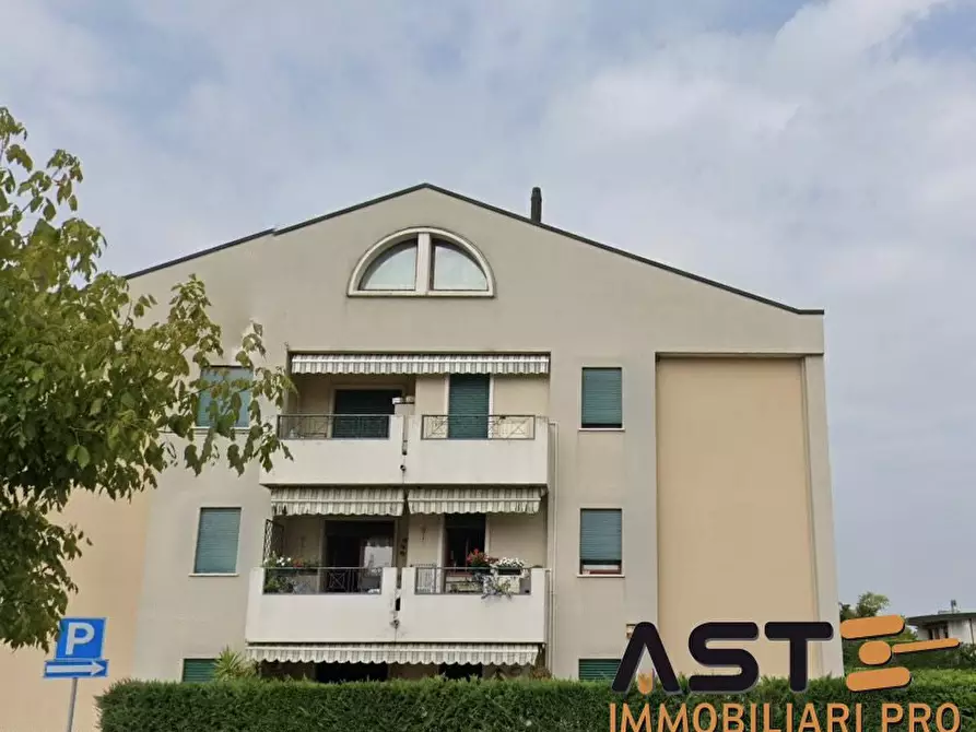 Immagine 1 di Appartamento in vendita  5D a Ponte San Nicolò