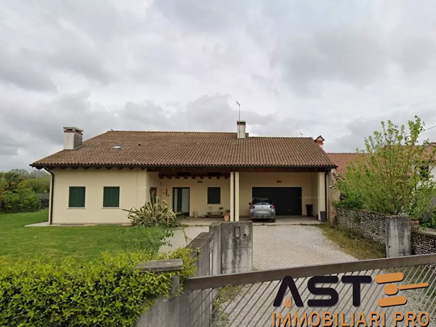 Immagine 2 di Appartamento in vendita  6 a Rossano Veneto