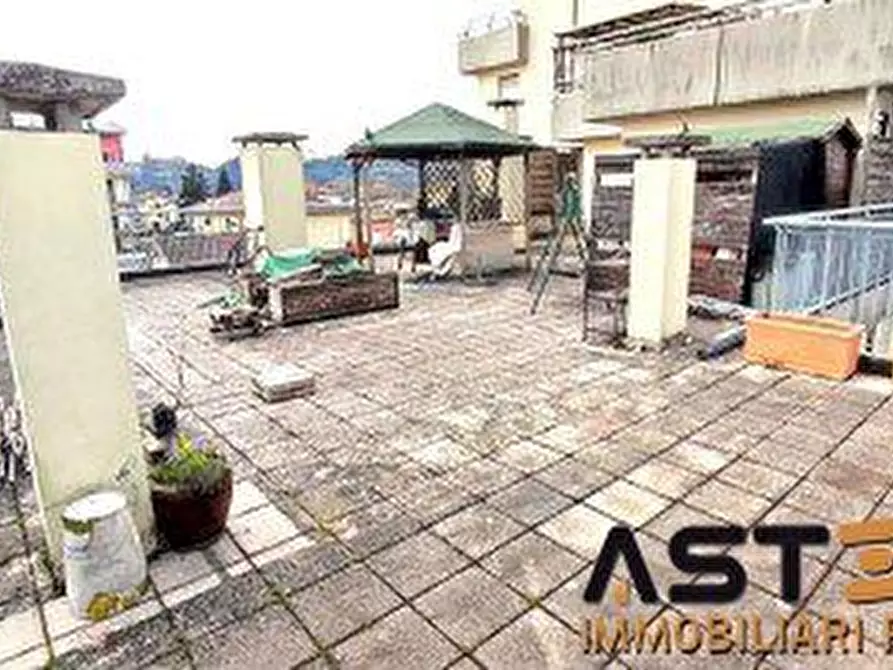 Immagine 5 di Appartamento in vendita  220 a Vicenza