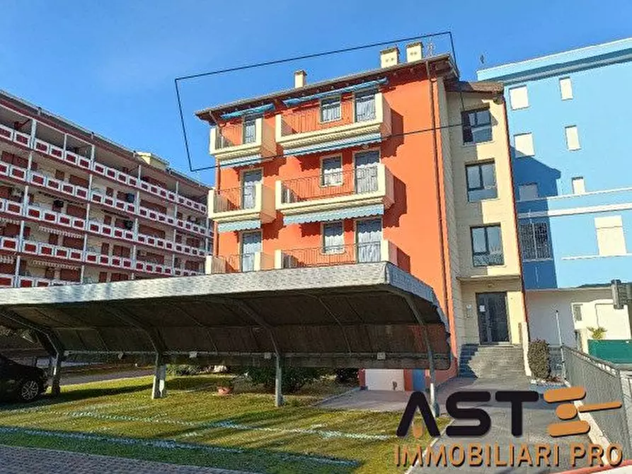 Immagine 1 di Appartamento in vendita  snc a Caorle