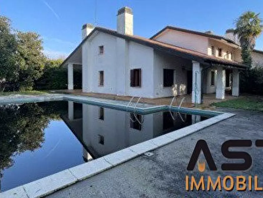 Immagine 1 di Villa in vendita  10 a Altivole