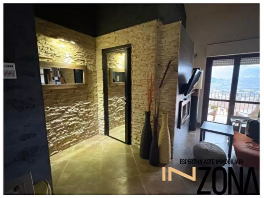 Immagine 1 di Appartamento in vendita  29 a L'aquila