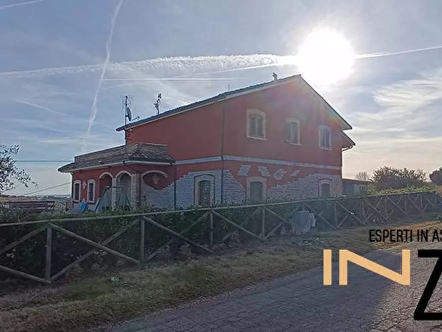 Immagine 3 di Villa in vendita  a Mosciano Sant'angelo