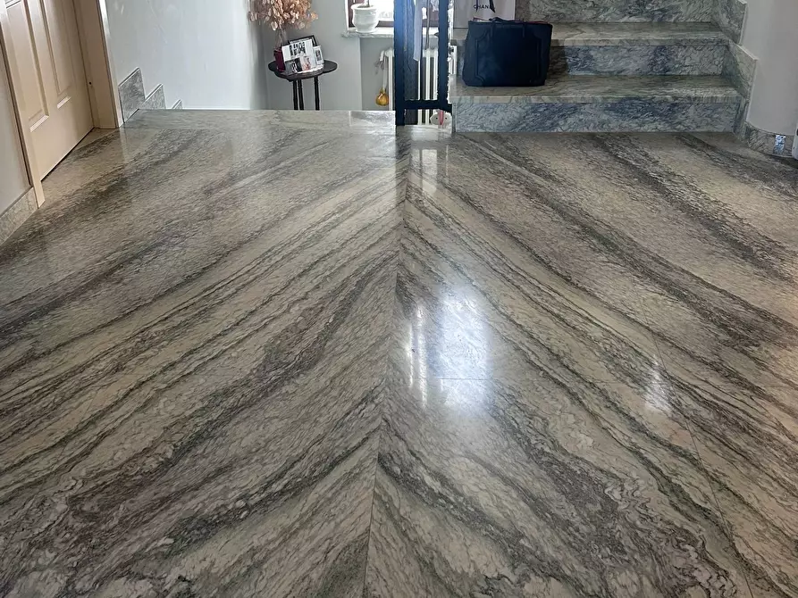 Immagine 3 di Villa in vendita  8 a Teramo
