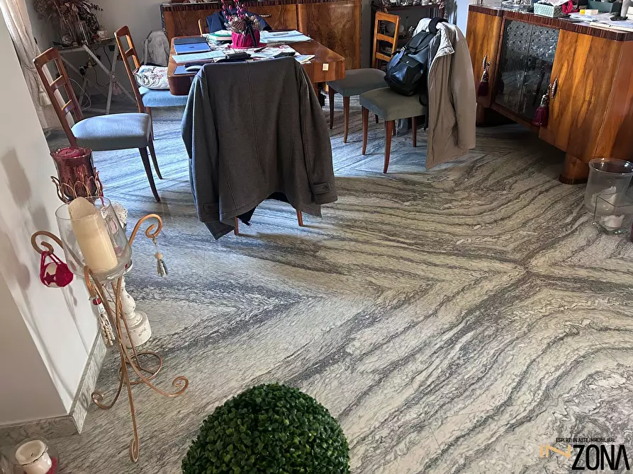 Immagine 4 di Villa in vendita  8 a Teramo
