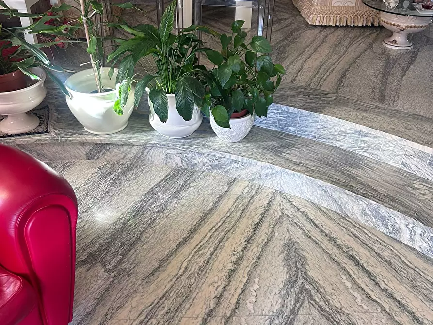 Immagine 5 di Villa in vendita  8 a Teramo