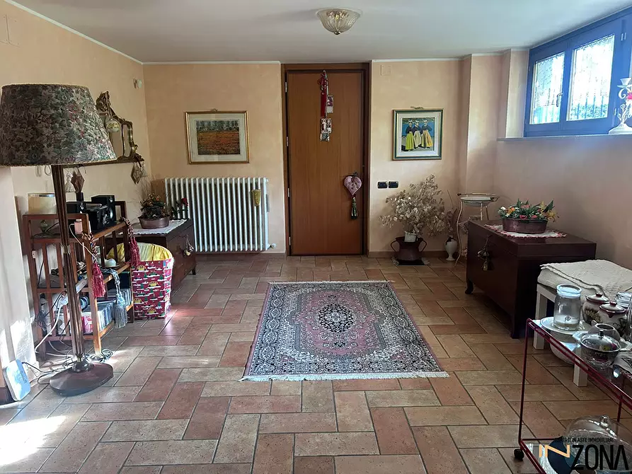 Immagine 7 di Villa in vendita  8 a Teramo