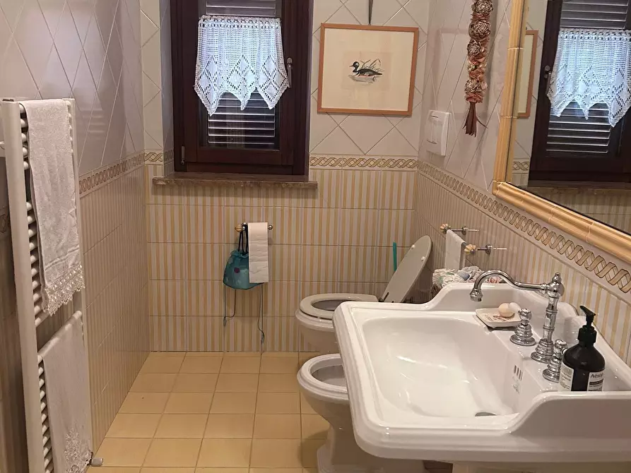 Immagine 8 di Villa in vendita  8 a Teramo
