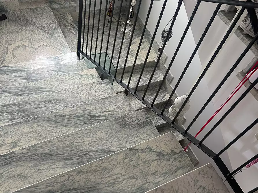 Immagine 10 di Villa in vendita  8 a Teramo